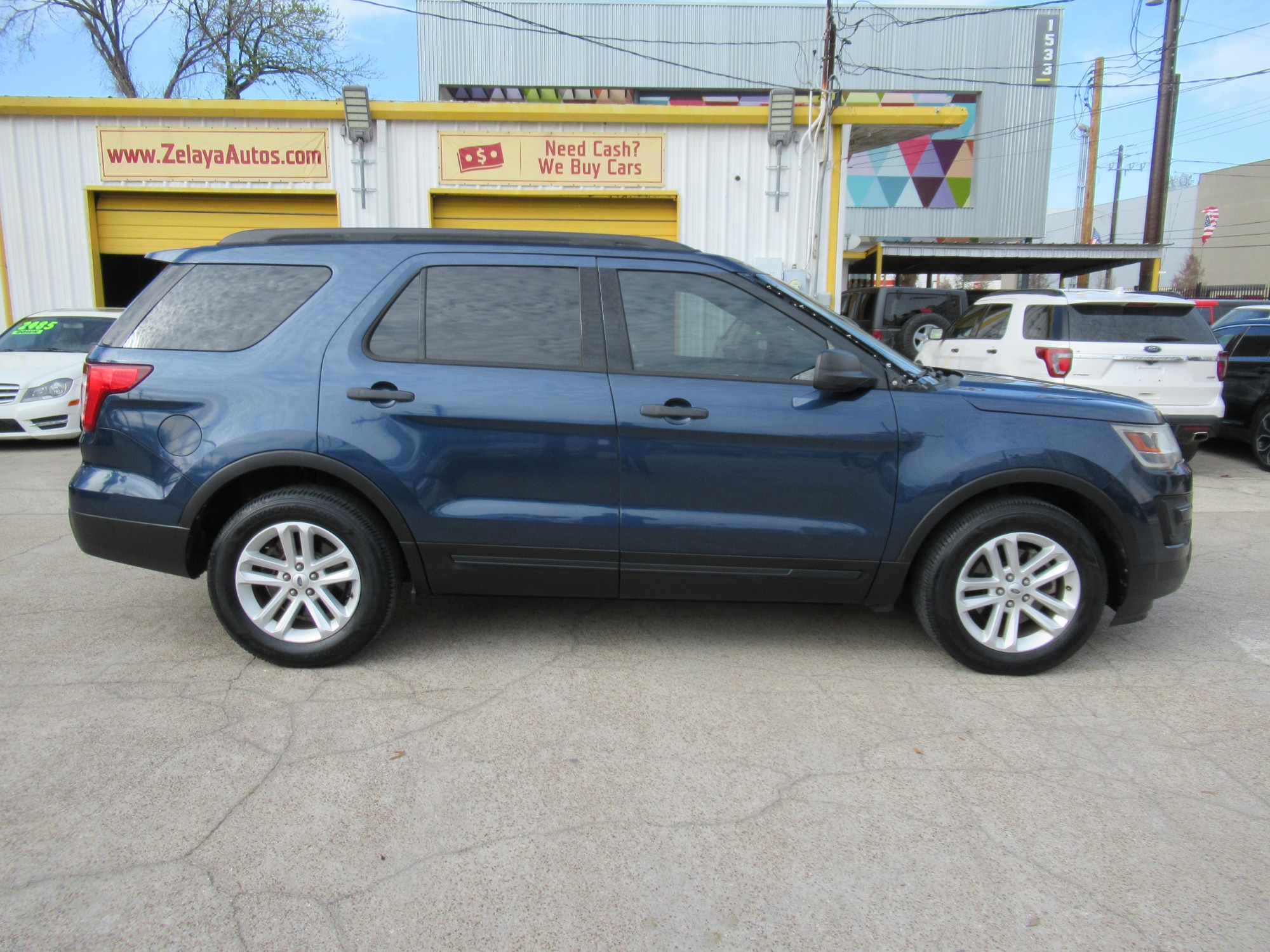 photo of 2016 Ford Explorer Base FWD